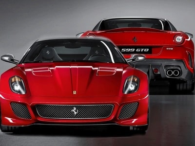 Ferrari 599 GTO ön ve arka tasarım karşılaştırması