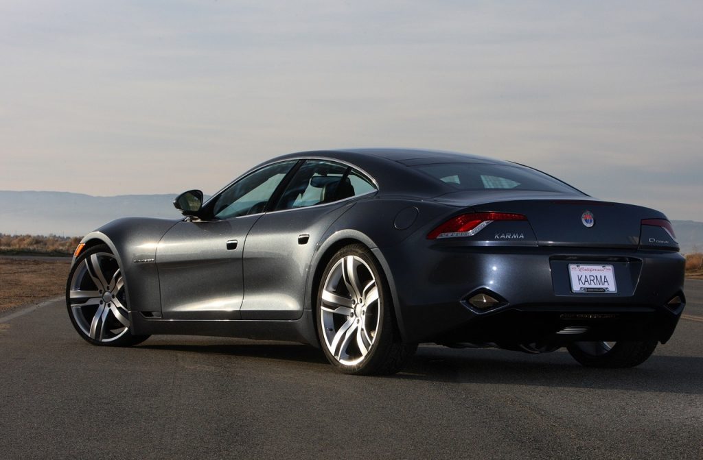 Fisker Karma sedan arka üç çeyrek görünüm