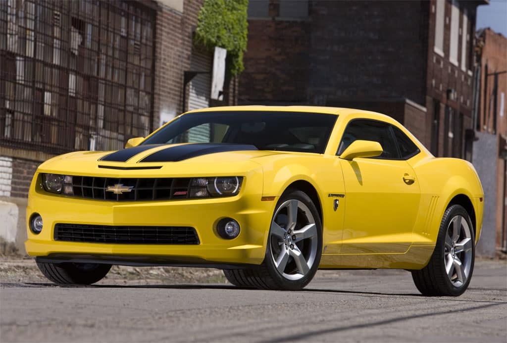Chevrolet Camaro coupe yan görünümü