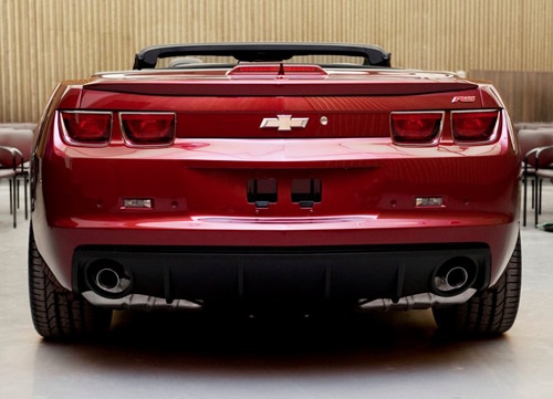 Chevrolet Camaro Convertible yan görünümü