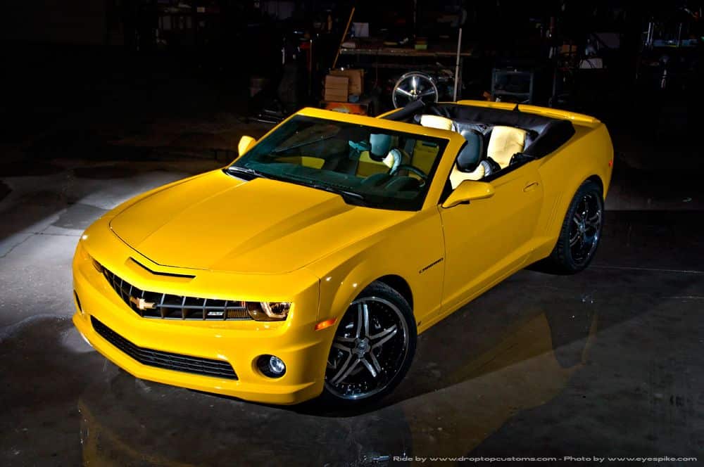Chevrolet Camaro Convertible açık tavan görünümü