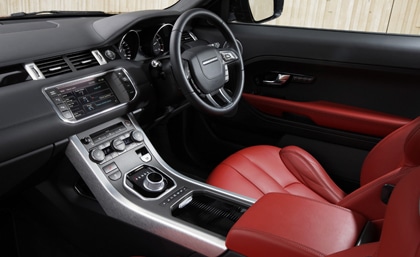2012 Range Rover Evoque kırmızı deri iç mekânı