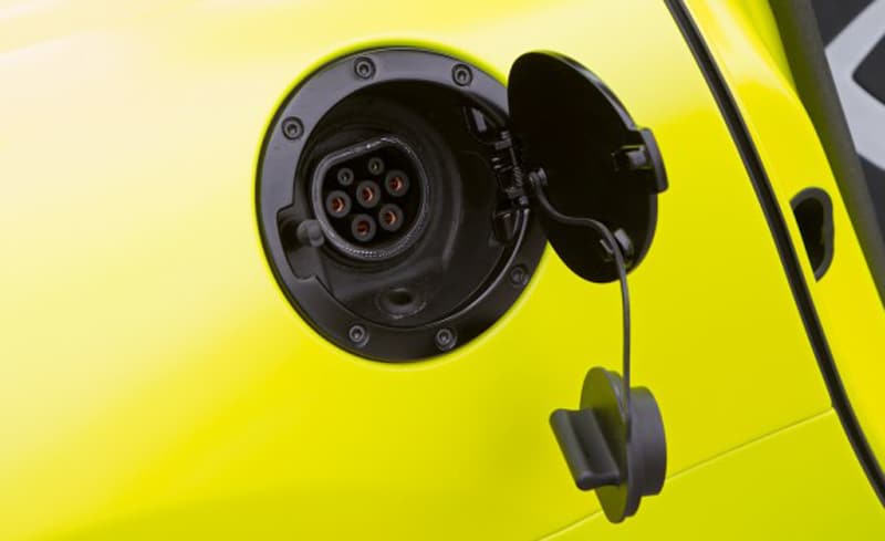 SLS E-Cell geliştirme aracının açık şarj bağlantısı