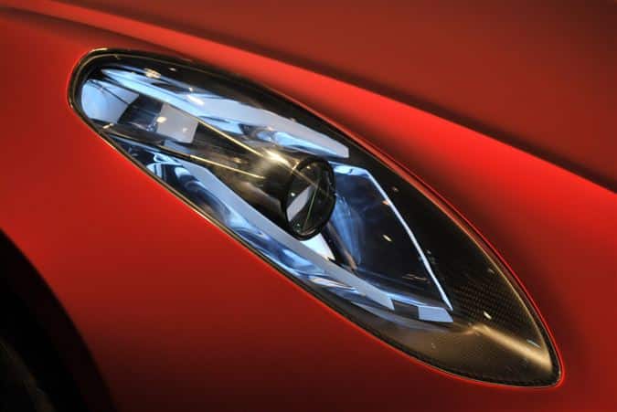 2011 Alfa Romeo 4C konseptinin ön far detayı