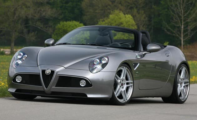 Alfa Romeo 8C Spider otomobil arşiv görseli