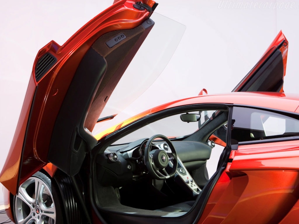Turuncu 12C dihedral kapıları açık halde