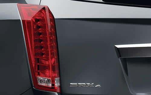 Cadillac SRX4 rozeti ve arka stop lambası