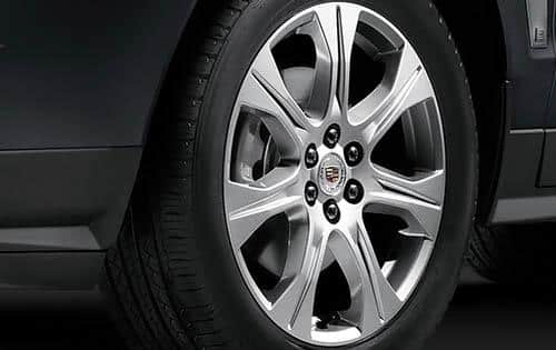 Cadillac SRX alaşım jant yakın görünümü