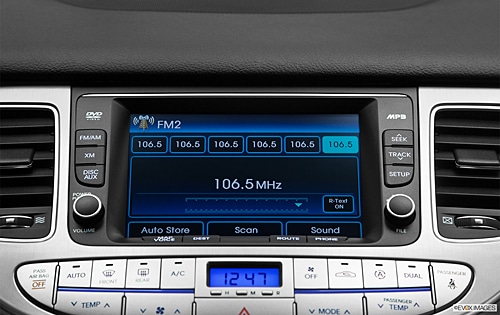Hyundai Genesis multimedya ve klima kumandaları