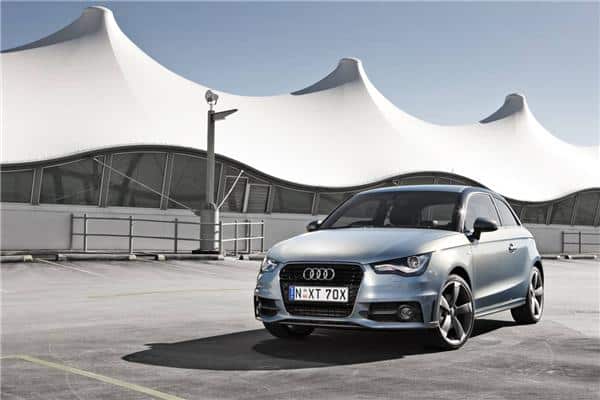 S line dış paketli Audi A1 ön üç çeyrek görünüm