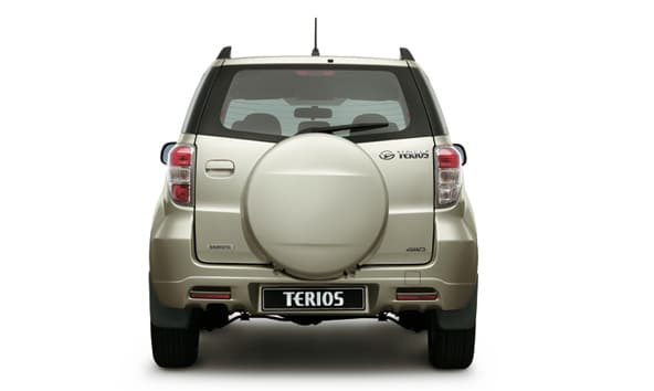 Terios arka görünüm ve 4WD rozeti