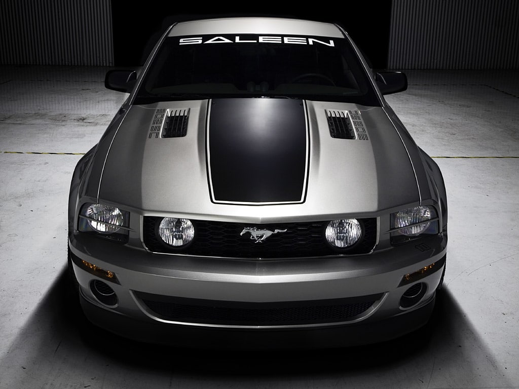 Mustang Fastback Saleen H281 Heritage önden görünüm