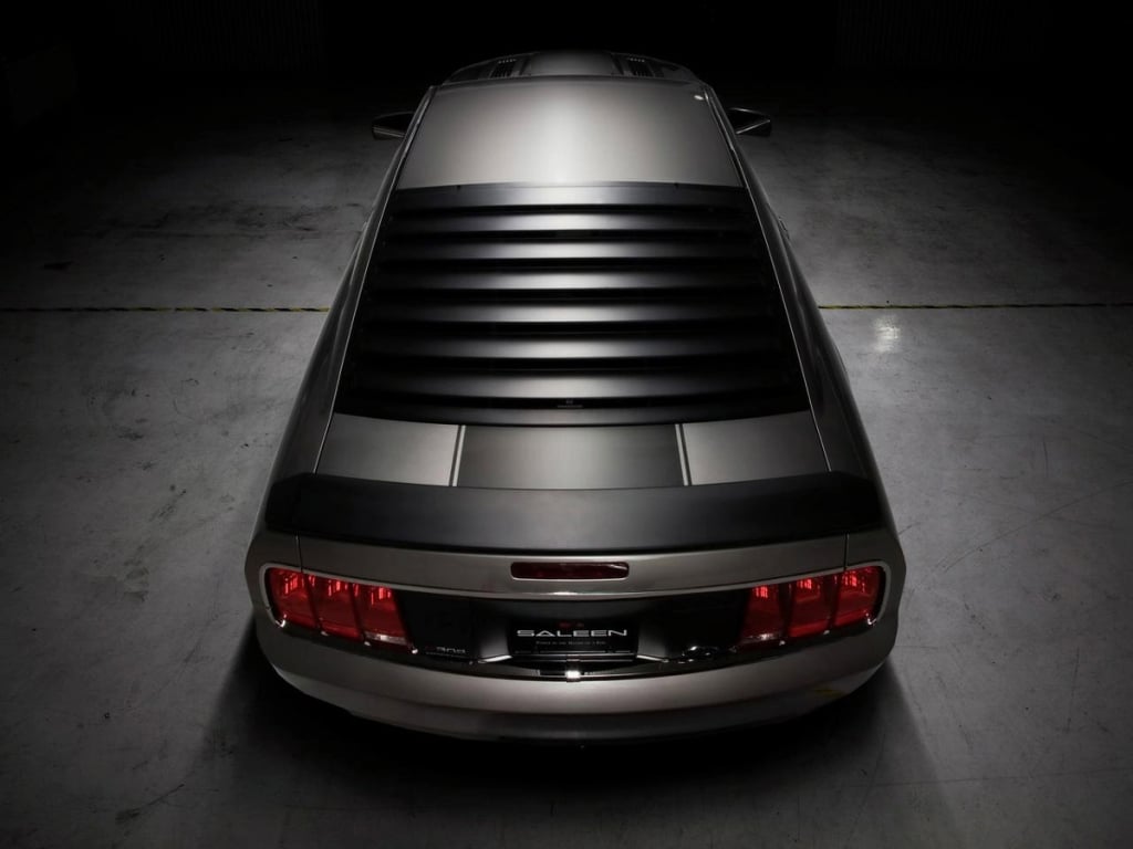 Saleen H281 Heritage arka cam çıtaları ve arka kanat