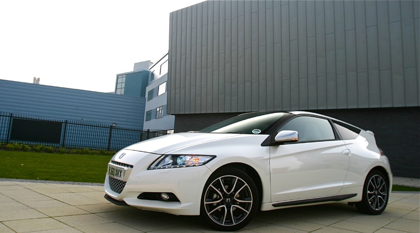 Honda CR-Z beyaz gövde ön üç çeyrek görünüm