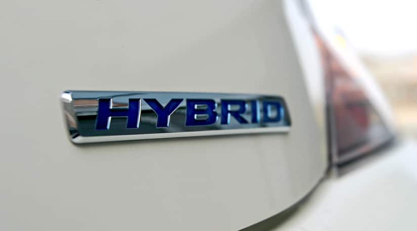 Honda hibrit arka gövde rozeti yakın planı