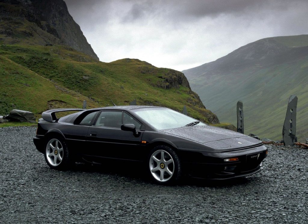 Siyah Lotus Esprit V8 ön üç çeyrek görünümü
