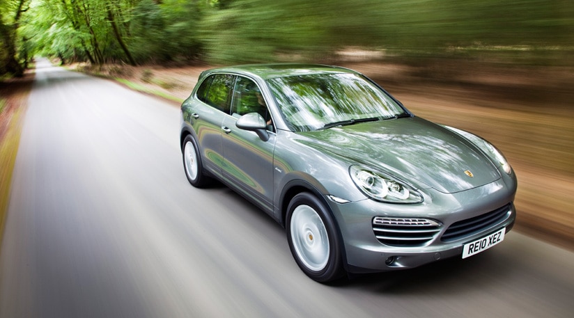 Porsche Cayenne Diesel önden üç çeyrek sürüş görünümü