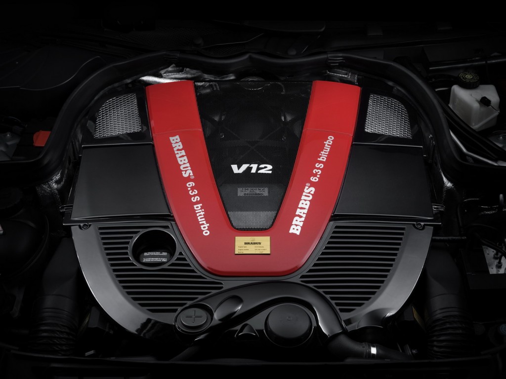 Brabus Bullit V12 6.3S biturbo motor bölmesi