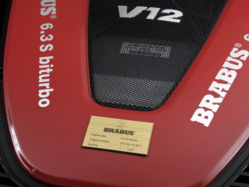 Brabus Bullit V12 motor kapağı ve motor üretim plakası