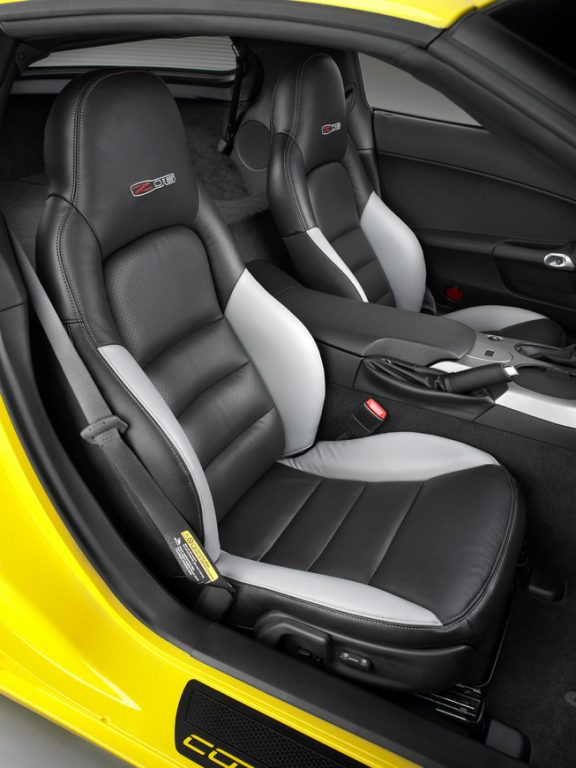 C6 Z06 iki renkli deri spor koltukları