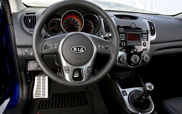 Kia Koup manuel şanzımanlı kokpit
