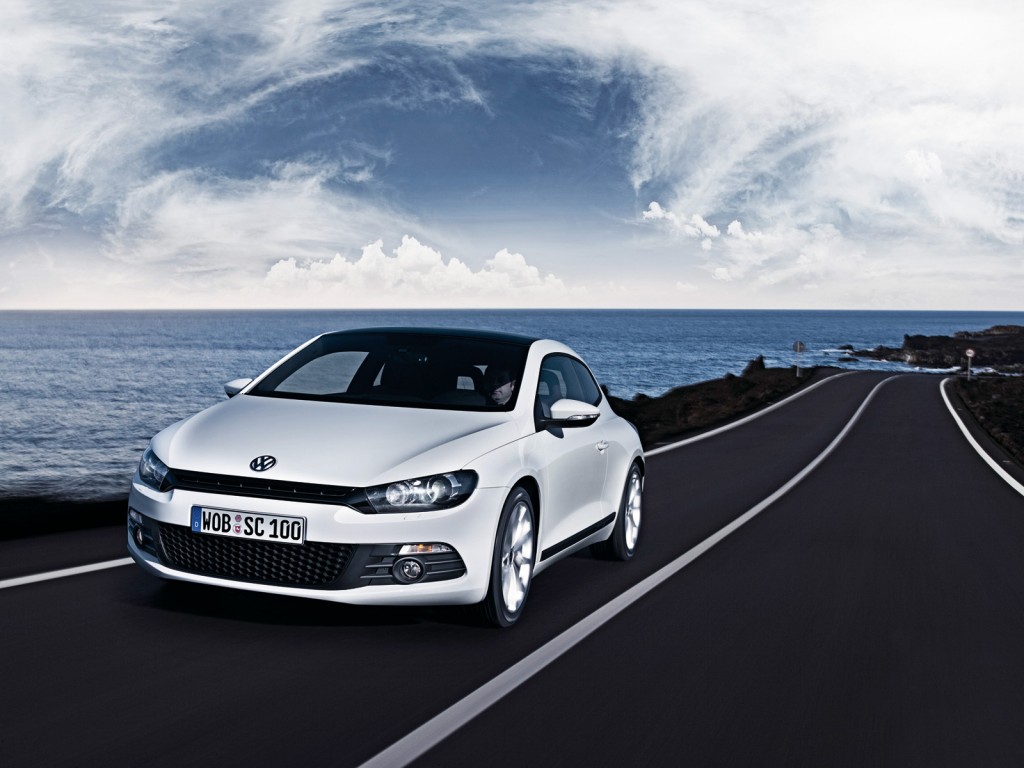 Scirocco ön görünüm dar siyah ızgara ve petek hava girişi