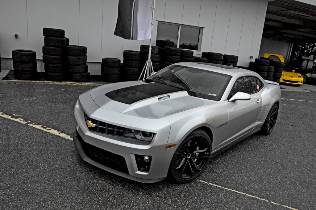 Chevrolet Camaro ZL1 ön üç çeyrek görünümü