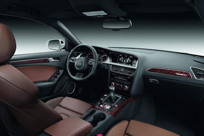 Audi A4 iç mekanı ve MMI kumandaları