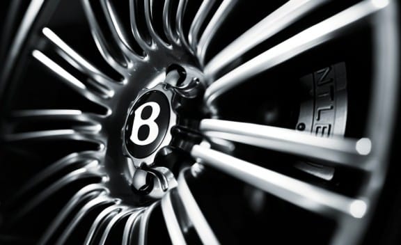Bentley Continental GTC çok kollu jant ve fren ayrıntısı