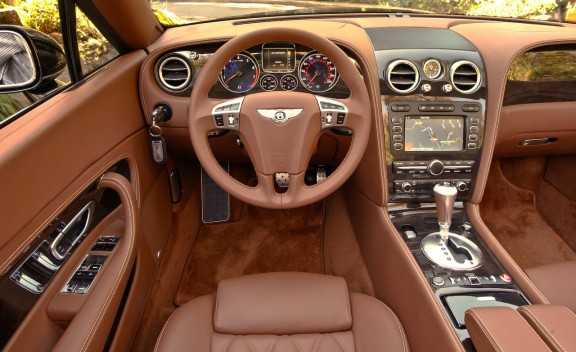Bentley Continental GTC kahverengi deri ön panel ve konsol