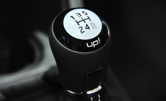 up! beş ileri manuel vites topuzu