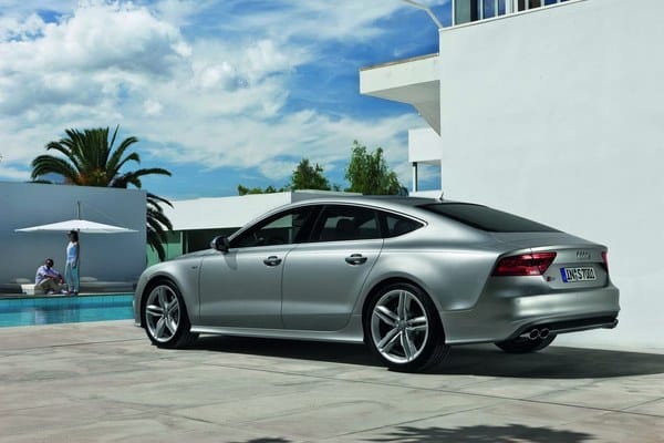 Audi S7 arka üç çeyrek dış tasarım görünümü
