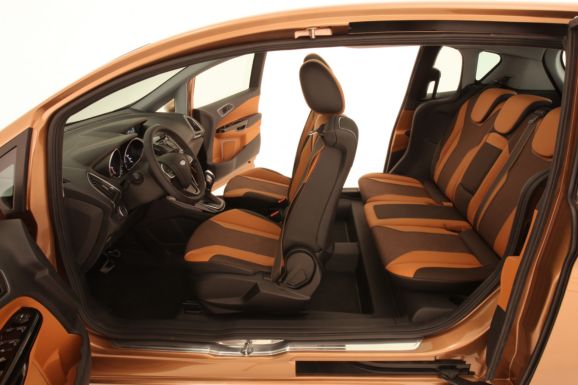 Ford B-MAX Concept açık yan bölüm ve beş koltuklu kabin