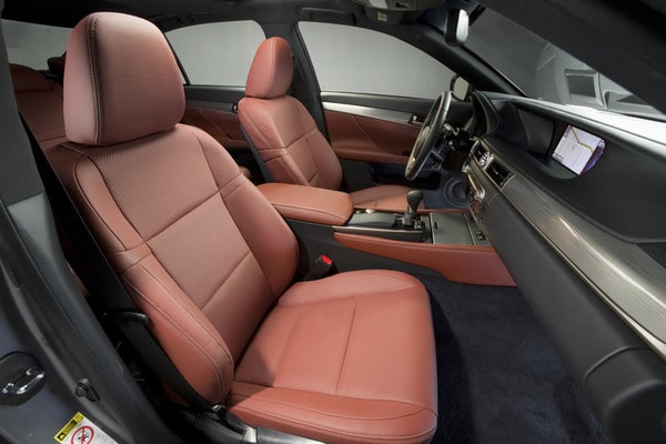 Lexus GS 350 F Sport Cabernet Red deri ön koltukları