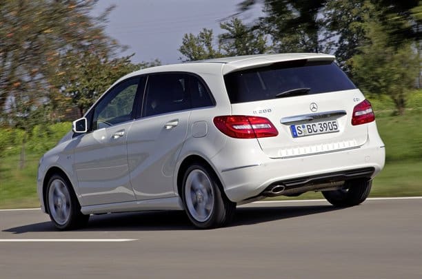 Mercedes B200 CDI arkadan üç çeyrek sürüş görünümü