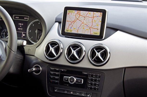 Mercedes B200 CDI orta konsol ve ekran
