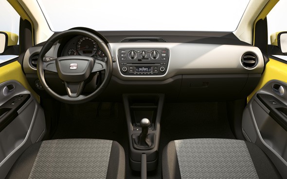 SEAT Mii ön konsol direksiyon ve manuel vites görünümü
