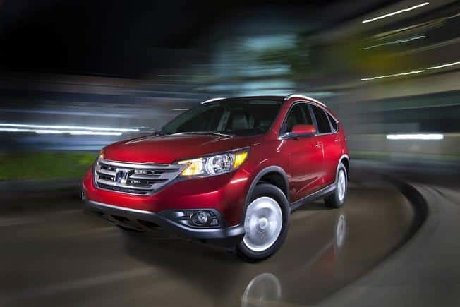 2012 Honda CR-V kırmızı gövde ön üç çeyrek görünümü