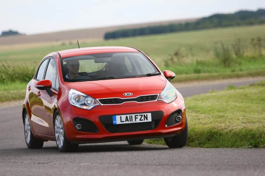 New Kia Rio Carnaval Rio otomobil arşiv görseli