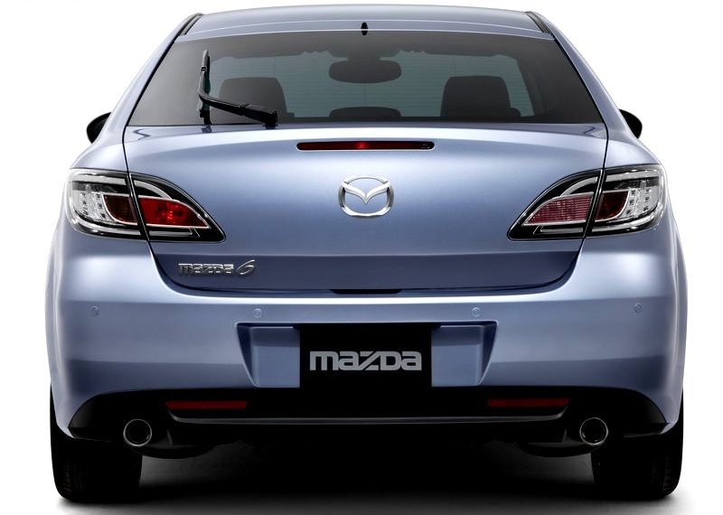 Mazda6 sedan arka tasarım ve bagaj kapağı