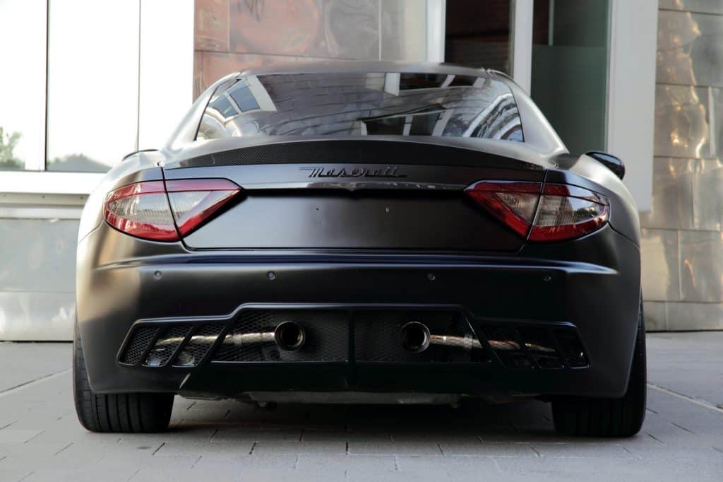 Maserati GranTurismo S merkezî egzoz sistemi ve arka difüzör