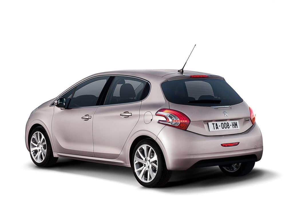 Beş kapılı ilk nesil Peugeot 208 sol arka görünüm