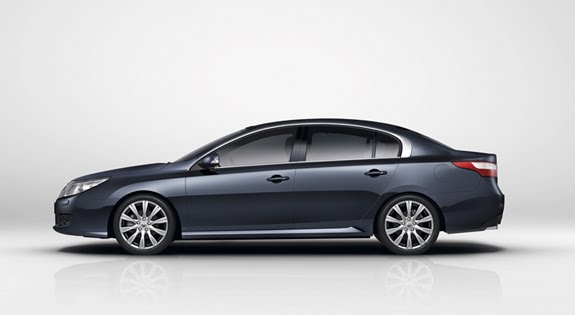 Renault Latitude otomobil arşiv görseli
