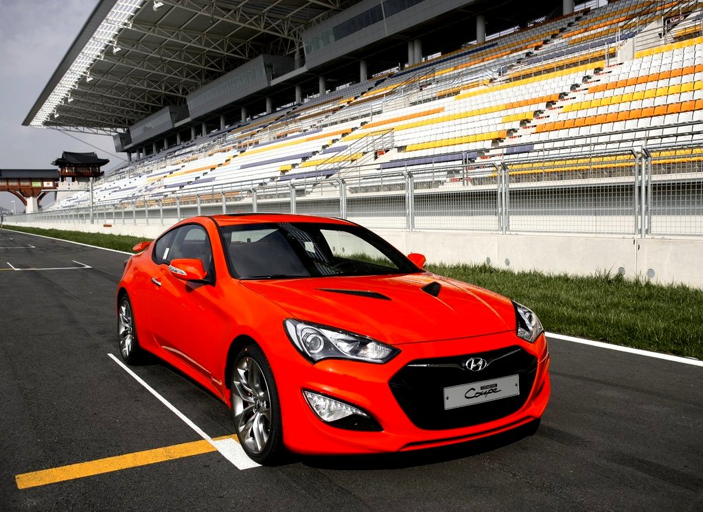 Hyundai Genesis Coupe otomobil arşiv görseli