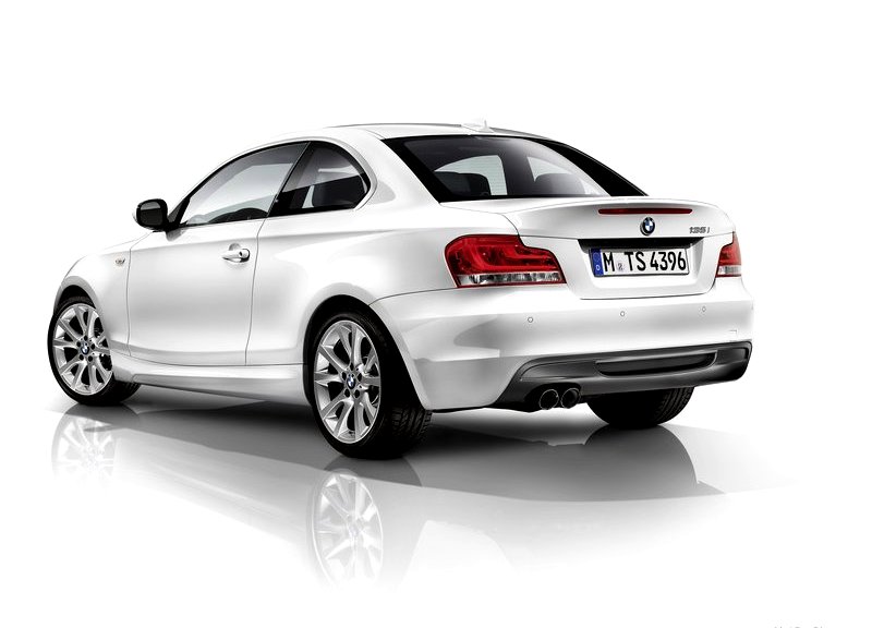 BMW 135i Coupe arşiv karesi ikinci görünüm
