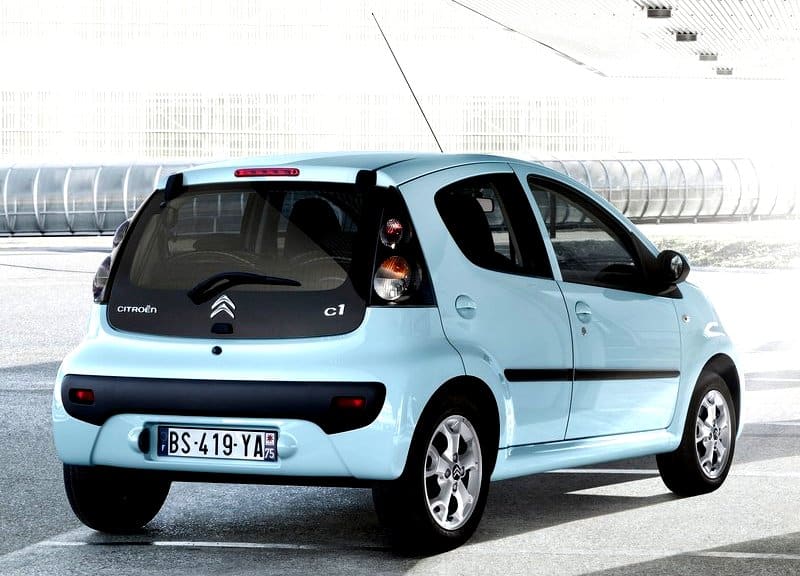 Citroen C1 beş kapılı gövde arka görünümü