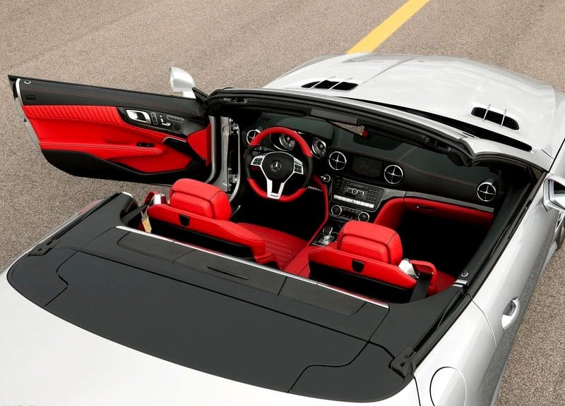 Mercedes-Benz SL R231 kırmızı deri kabin üstten görünüm