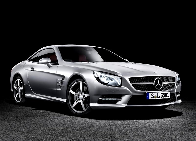 Mercedes-Benz SL R231 kapalı tavan ön üç çeyrek görünüm