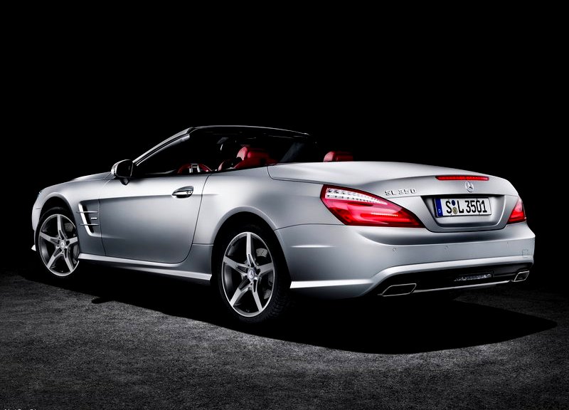 Mercedes-Benz SL 350 açık tavan arka üç çeyrek görünüm