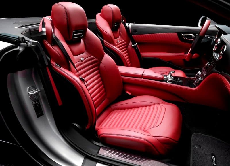 Mercedes-Benz SL kırmızı deri koltuklar